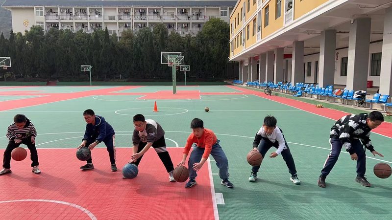 小标题：行业趋势与热门专业