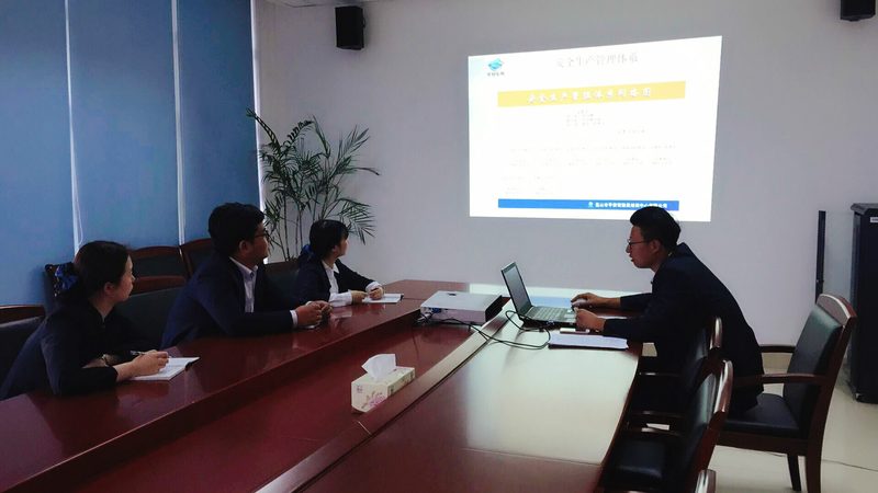 优质的内容是吸引和留住用户的关键。在课程内容上，应注重以下几点：
